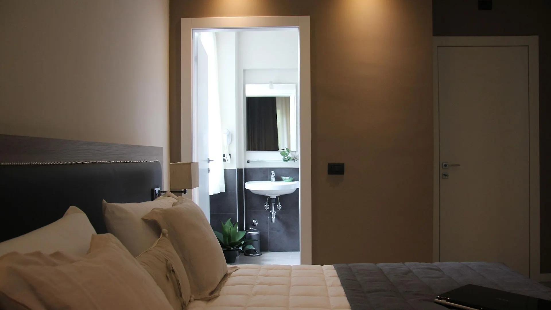Hotel Zara Milano 3*, Mediolan Włochy